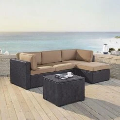 Crosley - Biscayne White 4 Piece Wicker Set With Loveseat, Corner Chair, Ottoman And Coffee Table -Clean Pool Supply Biscayne 4 Piece Wicker Set with Loveseat Corner Chair Ottoman and Coffee Table 49